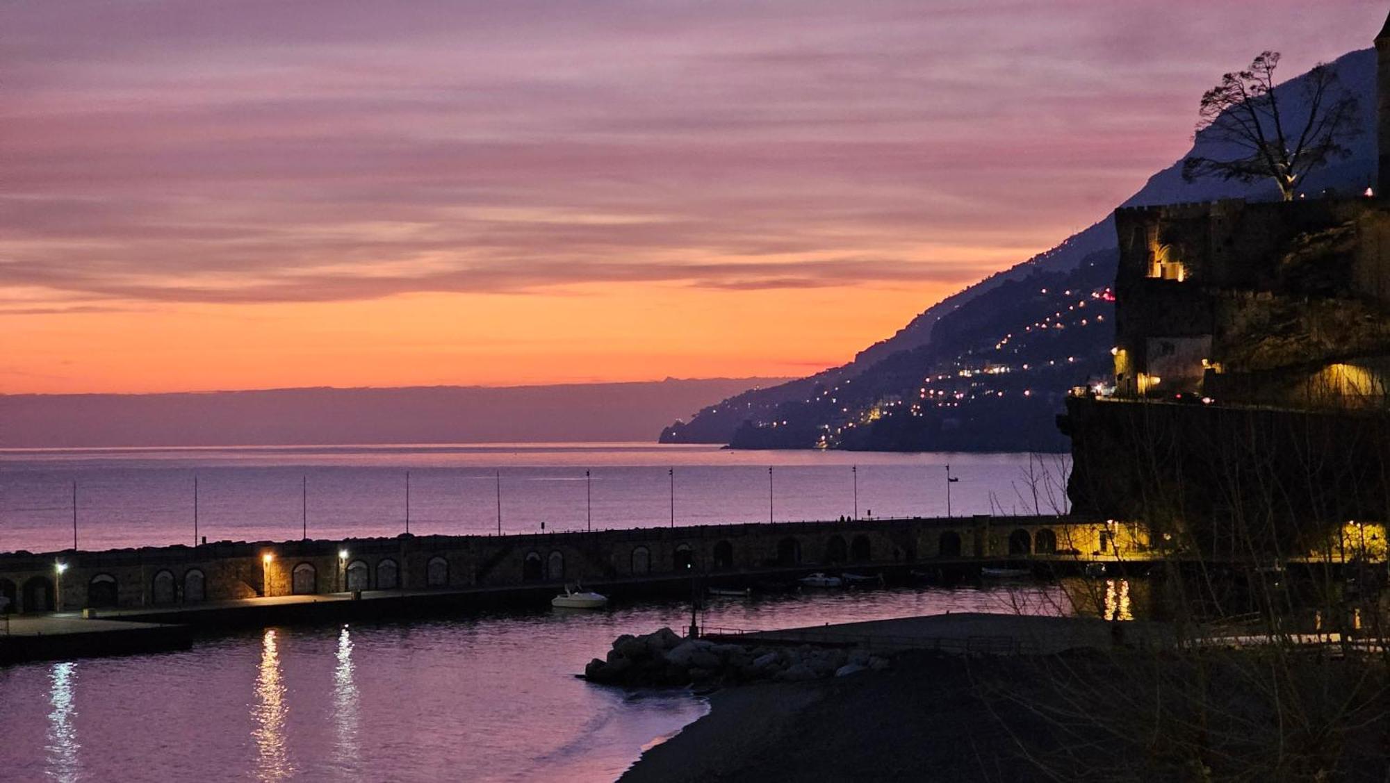 Galene - Beachfront In Costa D'Amalfi Maiori Εξωτερικό φωτογραφία