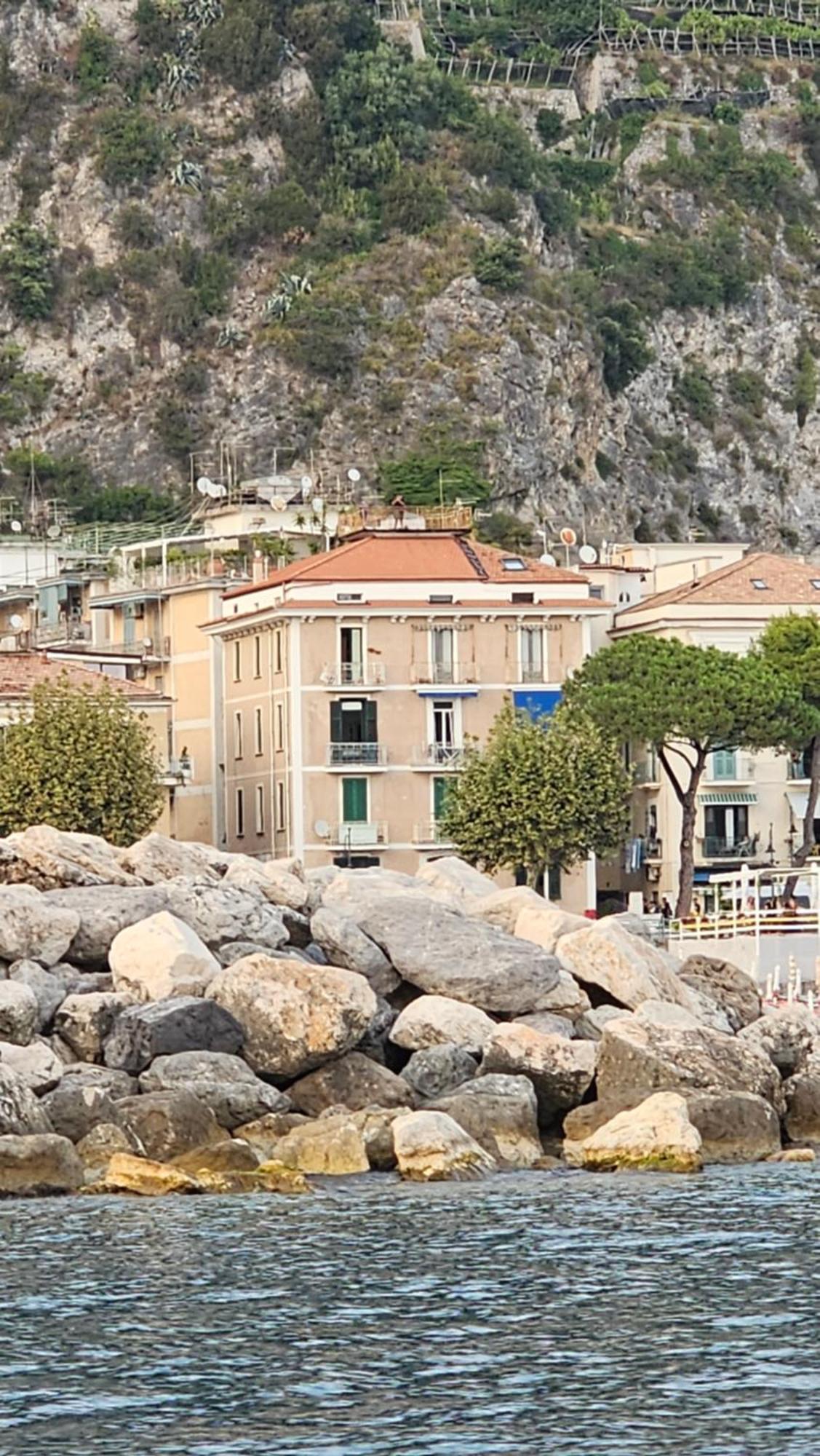 Galene - Beachfront In Costa D'Amalfi Maiori Εξωτερικό φωτογραφία