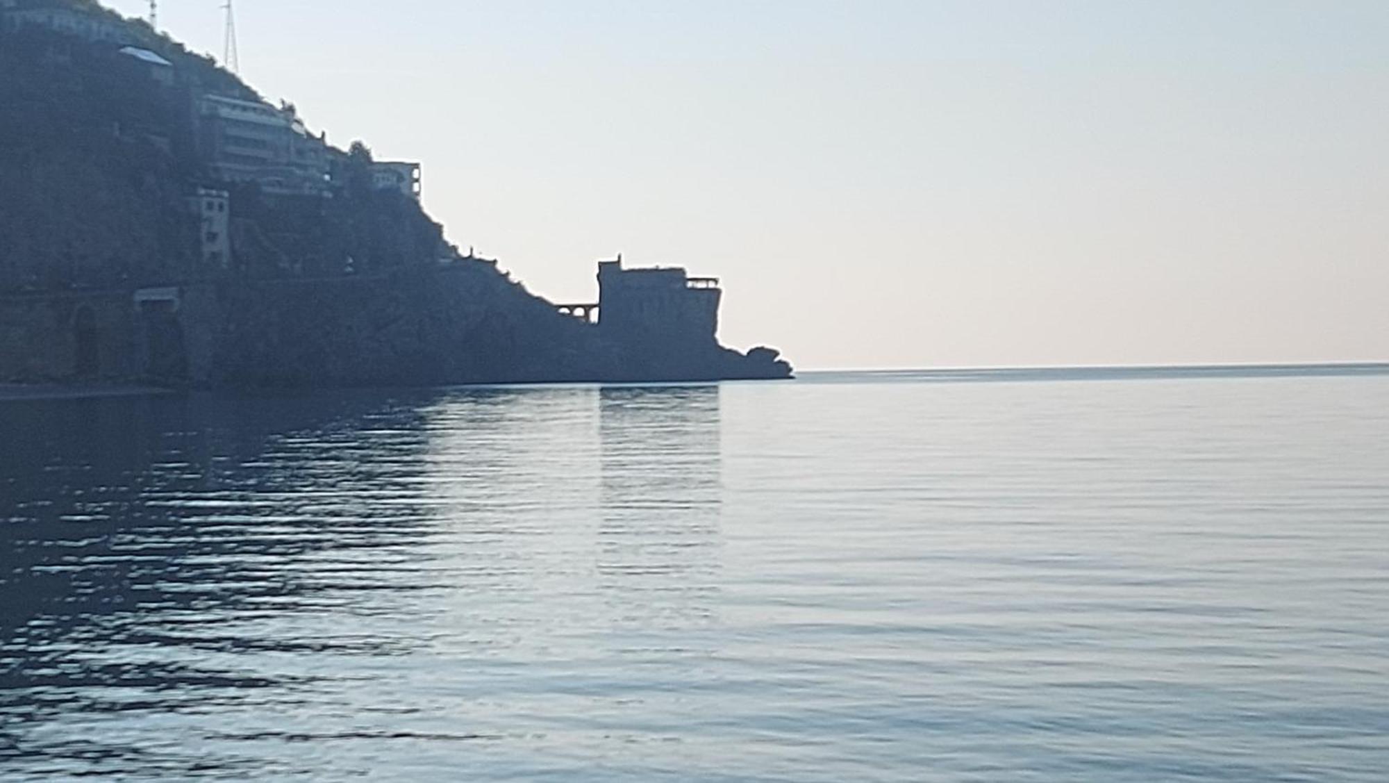 Galene - Beachfront In Costa D'Amalfi Maiori Εξωτερικό φωτογραφία