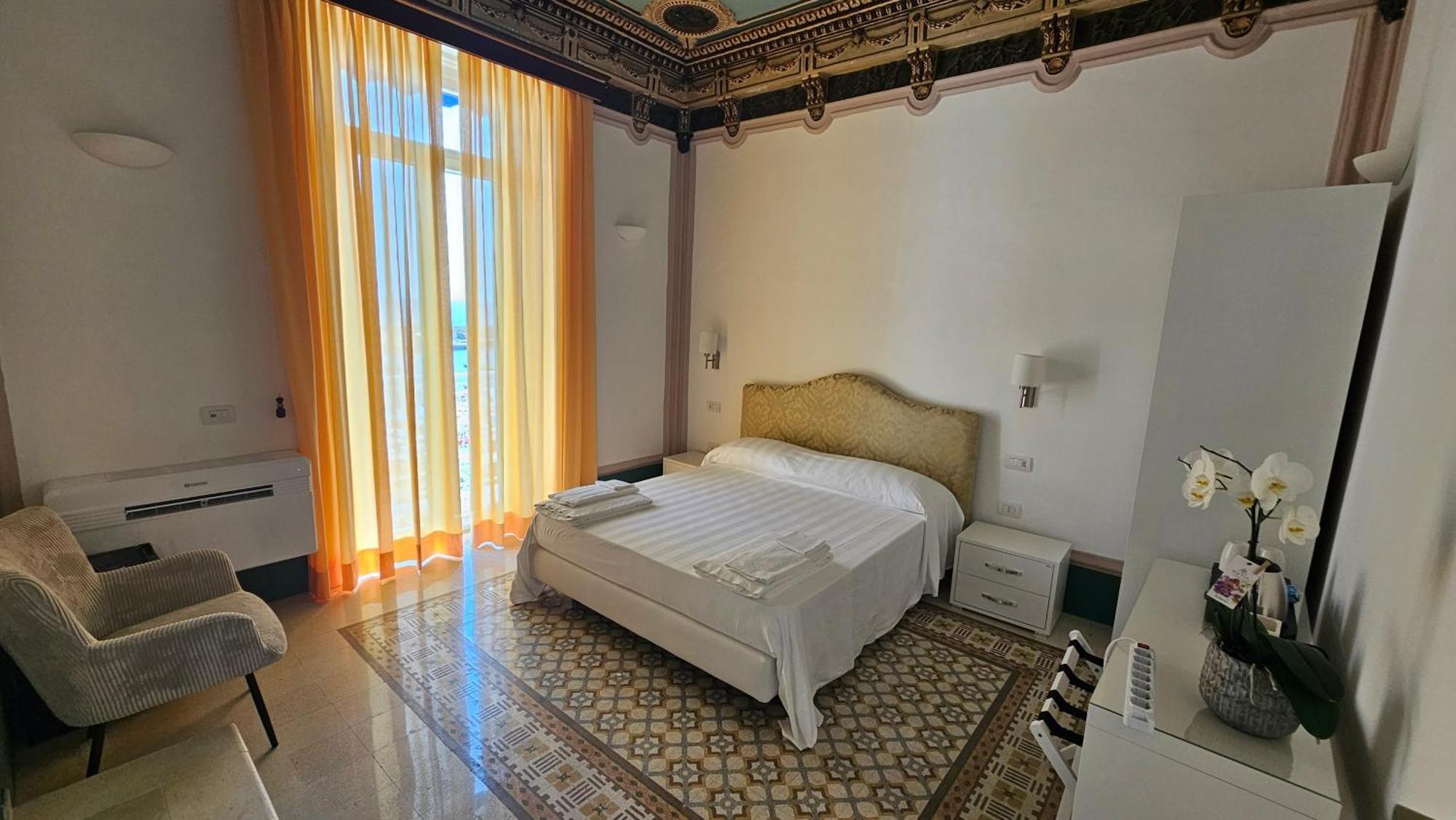 Galene - Beachfront In Costa D'Amalfi Maiori Εξωτερικό φωτογραφία