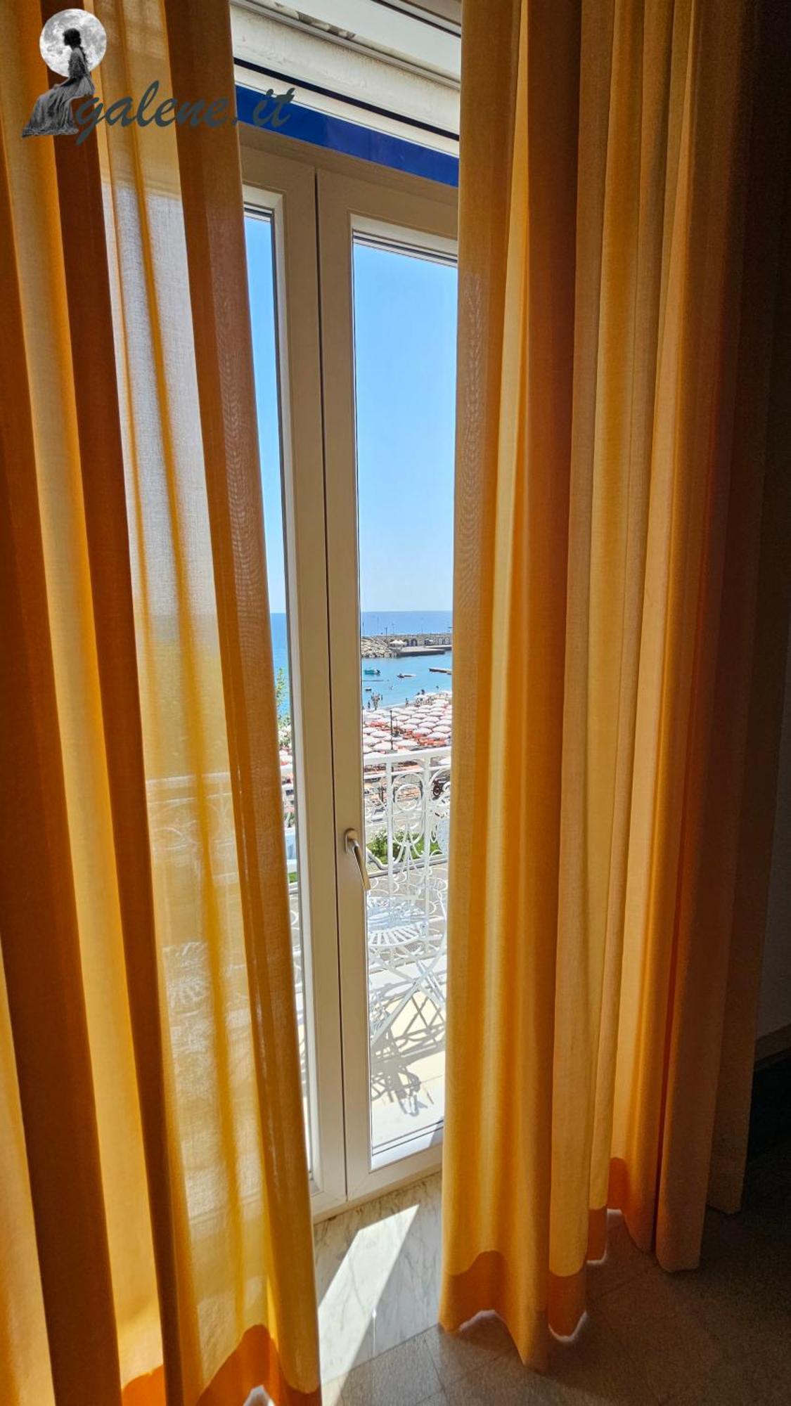 Galene - Beachfront In Costa D'Amalfi Maiori Εξωτερικό φωτογραφία