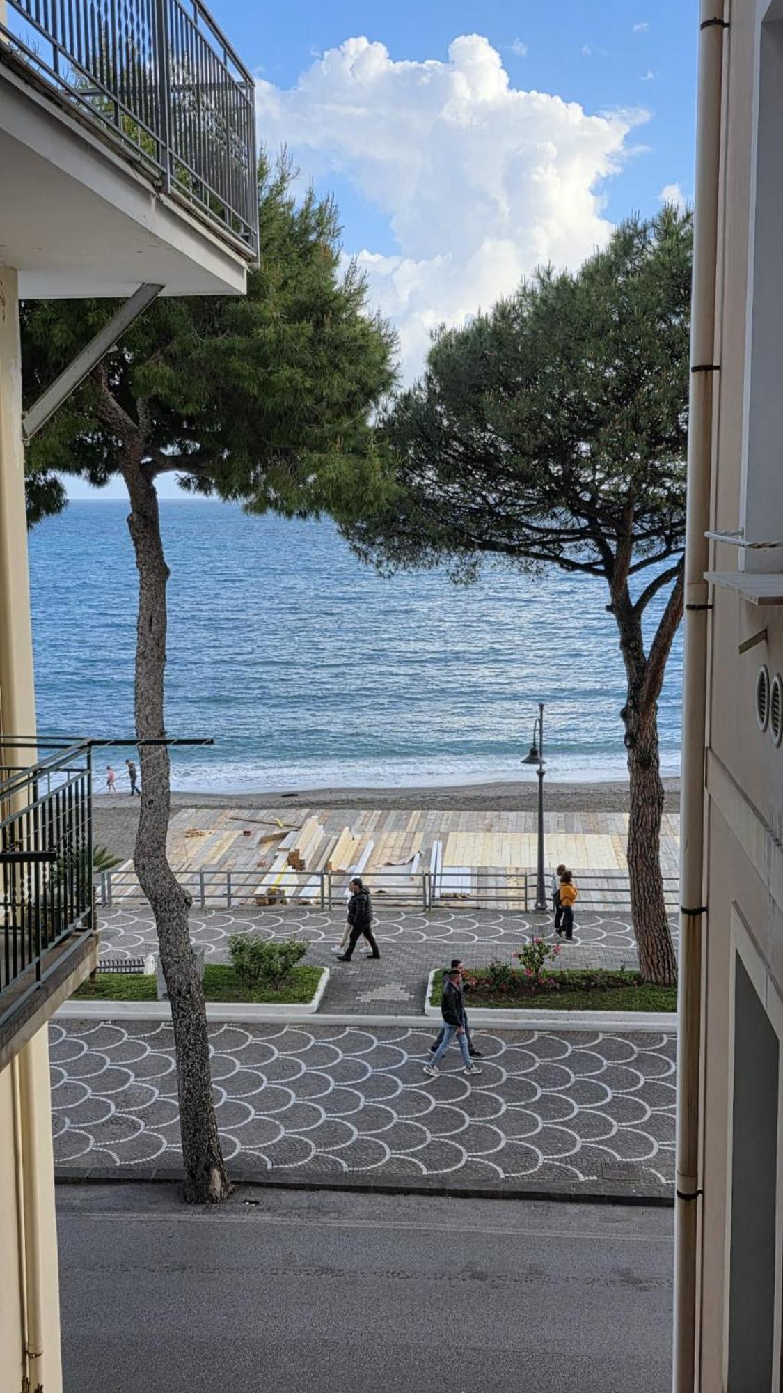 Galene - Beachfront In Costa D'Amalfi Maiori Εξωτερικό φωτογραφία